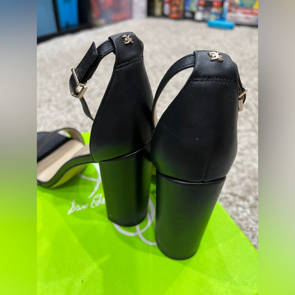 Sam Edelman Yaro Sandal - Picture 8 of 11